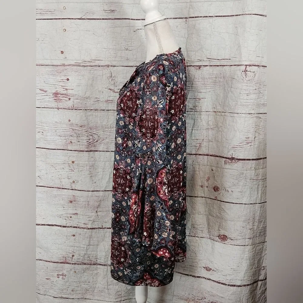White House Black Market Long Bell Sleeve Medallion Print Shift Dress Size L NWT